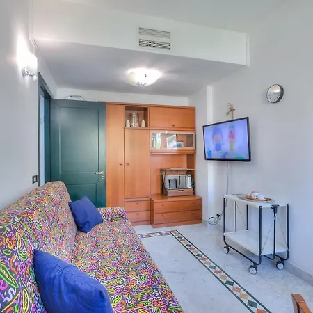 Apartment Palace 34 Few Meters From The Sea - Happy *